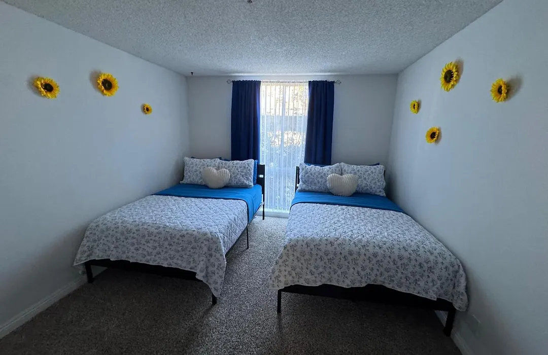 Mario, Disney & Not Themed Loft Universal Studios 10Min Loft Apartment-1