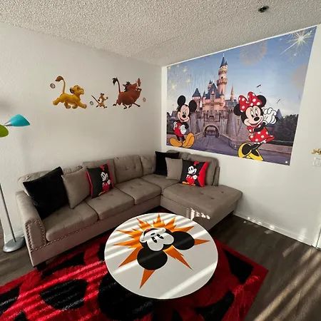 Mario, Disney & Not Themed Loft Universal Studios 10Min Loft Apartment-3